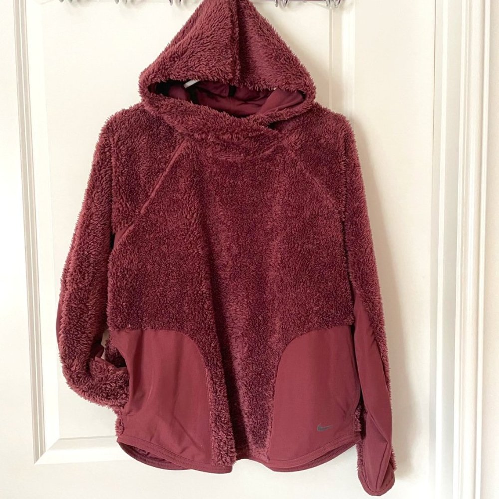 Nike Plush Fleece Pullover with Hood and pockets M